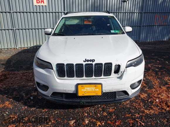 2019 Jeep Cherokee Latitude Plus with VIN 1C4PJMLB4KD321809, listed as a IAAI auction lot 40982234 with 132,496 mi miles. Bid and sale history available at carsss.com. Image 12.
