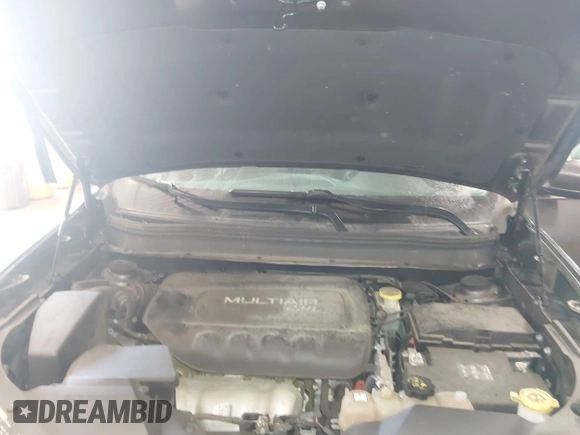2019 Jeep Cherokee Latitude Plus with VIN 1C4PJMLB1KD139940, listed as a IAAI auction lot 41754134 with 113,237 mi miles. Bid and sale history available at carsss.com. Image 10.