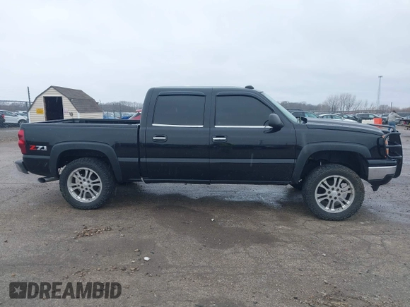 2006 Chevrolet Silverado 1500 LT1 with VIN 2GCEK13Z261356091, listed as a IAAI auction lot 41734558 with 247,209 mi miles. Bid and sale history available at carsss.com. Image 13.