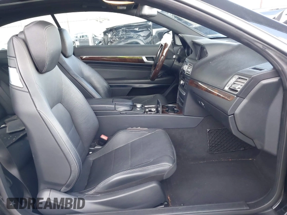 2014 Mercedes-Benz E 350 z VIN WDDKJ5KBXEF249207, wystawiony jako IAAI lot #41750638 z przebiegiem 86 960 mil mil oraz . Historia ofert i sprzedaży dostępna na DreamBid. Obrazek 5.