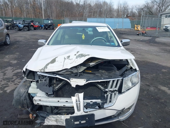 2011 Lincoln MKZ with VIN 3LNHL2GC2BR765716, listed as a IAAI auction lot 41620459 with 122,349 mi miles. Bid and sale history available at carsss.com. Image 12.
