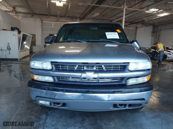 2002 Chevrolet Silverado 1500 LT with VIN 2GCEK19T721281465, listed as a IAAI auction lot 41347156 with 276,371 mi miles. Bid and sale history available at carsss.com. Image 12.