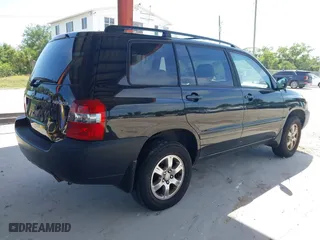 2006 Toyota Highlander w/3rd Row with VIN JTEEP21A760159574, listed as a IAAI auction lot 41935237 with 151,787 mi miles. Bid and sale history available at carsss.com. Image 4.