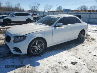 2019 Mercedes-Benz E 300 z VIN WDDZF4KBXKA621518, wystawiony jako Copart lot #44197675 z przebiegiem 144 141 mil mil oraz Szkody całkowita. Historia ofert i sprzedaży dostępna na DreamBid. Obrazek 1.