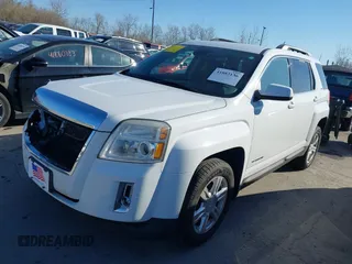 2014 GMC Terrain SLE z VIN 2GKALREK4E6202482, wystawiony jako IAAI lot #41882136 z przebiegiem 122 236 mil mil oraz . Historia ofert i sprzedaży dostępna na DreamBid. Obrazek 2.