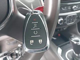 2020 Chevrolet Traverse LT z VIN 1GNERHKW1LJ125834, wystawiony jako IAAI lot #42245948 z przebiegiem Nie podano mil oraz . Historia ofert i sprzedaży dostępna na DreamBid. Obrazek 11.