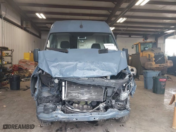 2018 Mercedes-Benz Sprinter Cargo Van Worker with VIN WD3PE7CD8JP643531, listed as a IAAI auction lot 41895541 with 106,472 mi miles. Bid and sale history available at carsss.com. Image 13.