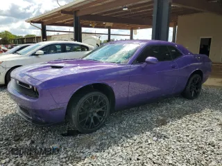 2019 Dodge Challenger SXT z VIN 2C3CDZAG8KH731537, wystawiony jako Copart lot #52717665 z przebiegiem 43 950 mil mil oraz Szkoda całkowita • Salvage title. Historia ofert i sprzedaży dostępna na DreamBid. Obrazek 1.