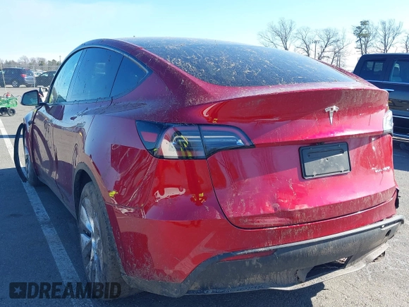 2024 Tesla Model Y Long Range with VIN 7SAYGDEE8RA259585, listed as a IAAI auction lot 41763296 with 29,606 mi miles. Bid and sale history available at carsss.com. Image 3.