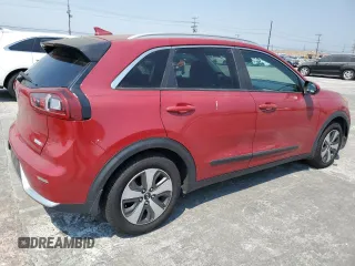 2017 Kia Niro LX with VIN KNDCB3LC7H5082676, listed as a Copart auction lot 62008014 with 133,998 mi miles and Salvage Title. Bid and sale history available at carsss.com. Image 3.