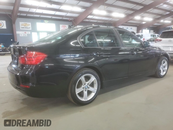 2015 BMW 3 Series 320i xDrive с VIN WBA3C3C5XFP663957, выставлен на аукционе Copart как лот 61355585 с пробегом 268 383 миль миль и Чистый • Clean title. История ставок и продаж доступна на DreamBid. Изображение 3.