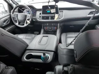 2022 Chevrolet Tahoe RST z VIN 1GNSCRKD8NR147133, wystawiony jako Copart lot #54778845 z przebiegiem 76 549 mil mil oraz Szkoda całkowita • Salvage title. Historia ofert i sprzedaży dostępna na DreamBid. Obrazek 8.