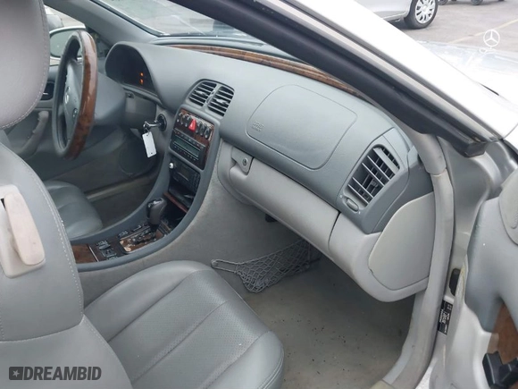 2001 Mercedes-Benz CLK-Class 3.2L with VIN WDBLK65G81T083711, listed as a IAAI auction lot 41197334 with 215,544 mi miles. Bid and sale history available at carsss.com. Image 5.