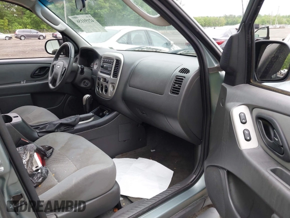 2007 Ford Escape XLT with VIN 1FMCU03137KA12966, listed as a IAAI auction lot 42191156 with 180,000 mi miles and . Bid and sale history available at DreamBid. Image 5.