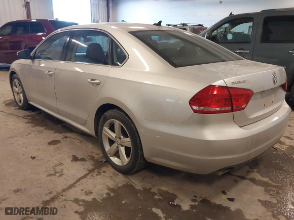 2012 Volkswagen Passat SE with VIN 1VWBH7A31CC035908, listed as a IAAI auction lot 41535111 with 119,816 mi miles. Bid and sale history available at carsss.com. Image 3.
