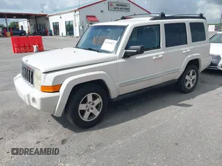 2010 Jeep Commander Sport z VIN 1J4RH4GK4AC140982, wystawiony jako IAAI lot #42344821 z przebiegiem 179 476 mil mil oraz . Historia ofert i sprzedaży dostępna na DreamBid. Obrazek 2.