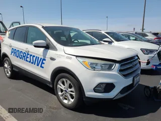 2017 Ford Escape SE z VIN 1FMCU0GD4HUB05330, wystawiony jako IAAI lot #42396863 z przebiegiem 66 420 mil mil oraz . Historia ofert i sprzedaży dostępna na DreamBid. Obrazek 31.