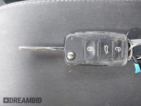2013 Volkswagen Golf TDI w/Sunroof & Nav with VIN WVWNM7AJ1DW131774, listed as a IAAI auction lot 41785818 with 167,954 mi miles and . Bid and sale history available at DreamBid. Image 11.