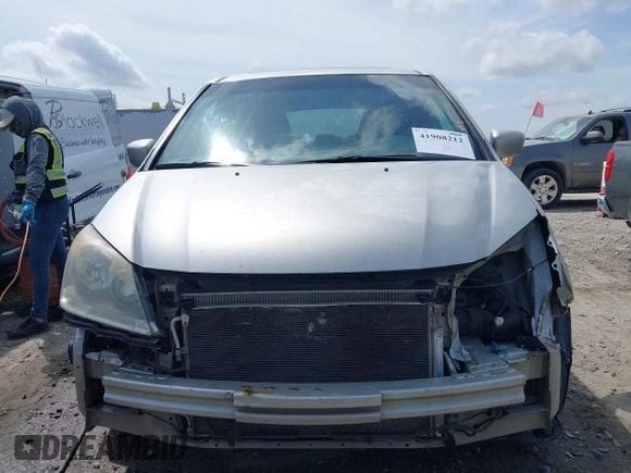 2008 Honda Odyssey EX-L with VIN 5FNRL38668B102716, listed as a IAAI auction lot 41908212 with 221,253 mi miles. Bid and sale history available at carsss.com. Image 22.