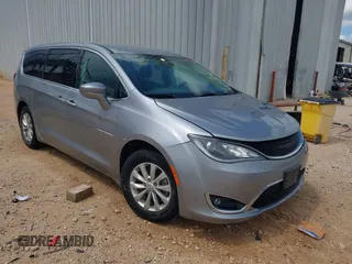 2018 Chrysler Pacifica Touring Plus z VIN 2C4RC1FG5JR280143, wystawiony jako IAAI lot #42350483 z przebiegiem 103 460 mil mil oraz . Historia ofert i sprzedaży dostępna na DreamBid. Obrazek 1.