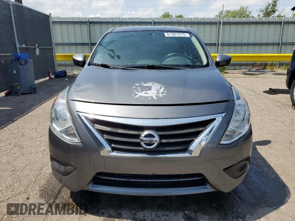 2019 Nissan Versa SV z VIN 3N1CN7AP5KL832221, wystawiony jako Copart lot #61361015 z przebiegiem 145 684 mil mil oraz Czysty tytuł • Clean title. Historia ofert i sprzedaży dostępna na DreamBid. Obrazek 5.