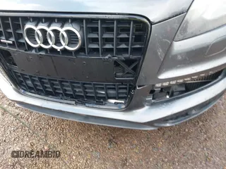 2014 Audi Q7 3.0L TDI Prestige with VIN WA1WMAFE0ED018516, listed as a IAAI auction lot 41749208 with 129,498 mi miles. Bid and sale history available at carsss.com. Image 6.