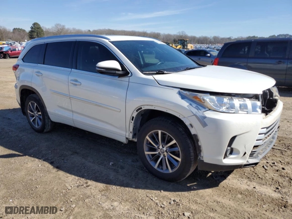 2017 Toyota Highlander XLE with VIN 5TDJZRFH2HS517353, listed as a Copart auction lot 46325805 with 124,249 mi miles and Salvage Title. Bid and sale history available at carsss.com. Image 4.