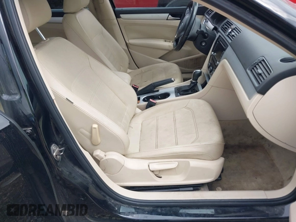 2013 Volkswagen Passat SE z VIN 1VWBN7A34DC109784, wystawiony jako IAAI lot #42302931 z przebiegiem 137 009 mil mil oraz . Historia ofert i sprzedaży dostępna na DreamBid. Obrazek 5.