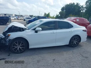 2022 Toyota Camry SE with VIN 4T1T11AK4NU675734, listed as a IAAI auction lot 41719703 with 34,473 mi miles. Bid and sale history available at carsss.com. Image 15.