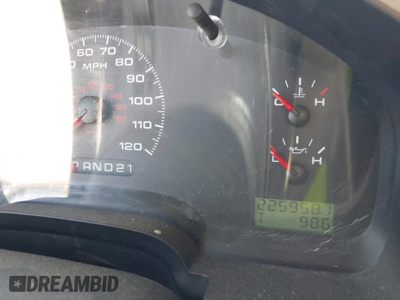 2008 Ford F-150 XLT z VIN 1FTPX14V48FB64463, wystawiony jako IAAI lot #42321225 z przebiegiem 225 958 mil mil oraz . Historia ofert i sprzedaży dostępna na DreamBid. Obrazek 7.