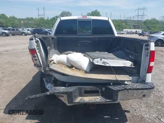 2008 Ford F-150 XLT z VIN 1FTPW14508FA78103, wystawiony jako IAAI lot #42240579 z przebiegiem 159 336 mil mil oraz . Historia ofert i sprzedaży dostępna na DreamBid. Obrazek 17.
