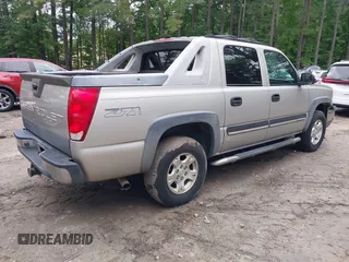 2004 Chevrolet Avalanche Z71 z VIN 3GNEK12TX4G226357, wystawiony jako IAAI lot #42507205 z przebiegiem 200 631 mil mil oraz . Historia ofert i sprzedaży dostępna na DreamBid. Obrazek 4.