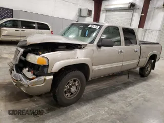 2003 GMC Sierra 1500HD SLE z VIN 1GTGK13U83F140778, wystawiony jako Copart lot #79814764 z przebiegiem 212 371 mil mil oraz Szkody całkowita. Historia ofert i sprzedaży dostępna na DreamBid. Obrazek 1.