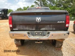 2015 Ram 2500 Tradesman z VIN 3C6UR5CL1FG667486, wystawiony jako Copart lot #57607355 z przebiegiem 43 716 mil mil oraz Szkoda całkowita • Salvage title. Historia ofert i sprzedaży dostępna na DreamBid. Obrazek 6.