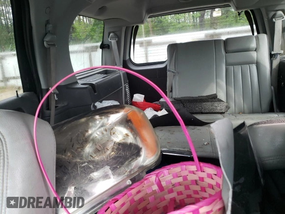 2004 Lincoln Navigator Luxury with VIN 5LMFU28R24LJ29044, listed as a Copart auction lot 55731515 with 240,566 mi miles and Salvage title. Bid and sale history available at DreamBid. Image 10.
