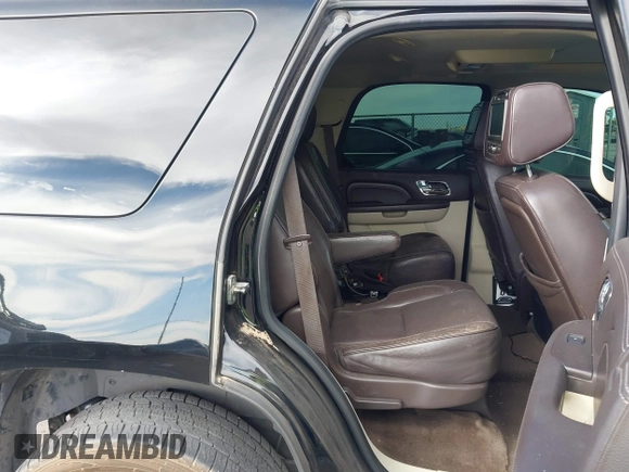 2013 Cadillac Escalade Platinum Edition with VIN 1GYS4DEF8DR302844, listed as a IAAI auction lot 41726120 with 167,425 mi miles. Bid and sale history available at carsss.com. Image 8.