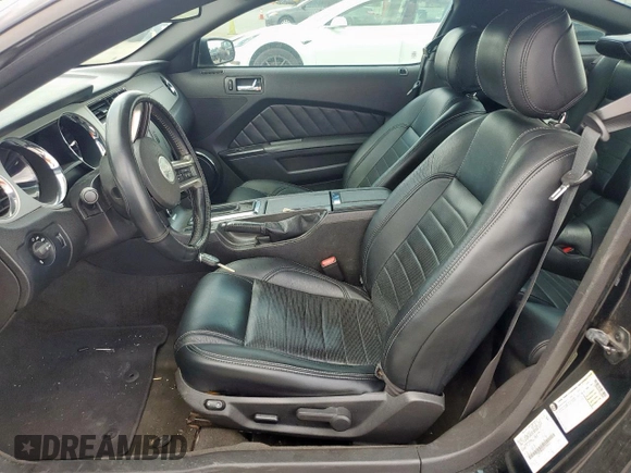 2013 Ford Mustang V6 with VIN 1ZVBP8AM3D5206665, listed as a Copart auction lot 61739895 with 157,254 mi miles and Clean title. Bid and sale history available at DreamBid. Image 7.