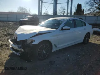 2022 BMW 5 Series 530i xDrive with VIN WBA13BJ09NCL05425, listed as a Copart auction lot 46848405 with 17,683 mi miles and Salvage Title. Bid and sale history available at carsss.com. Image 1.