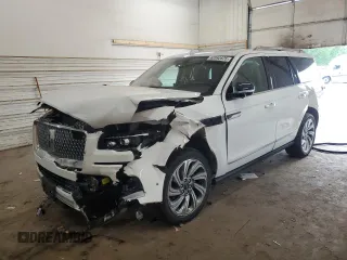 2022 Lincoln Navigator Reserve with VIN 5LMJJ2LT5NEL14135, listed as a Copart auction lot 62092625 with Not provided miles and Salvage title. Bid and sale history available at DreamBid. Image 1.