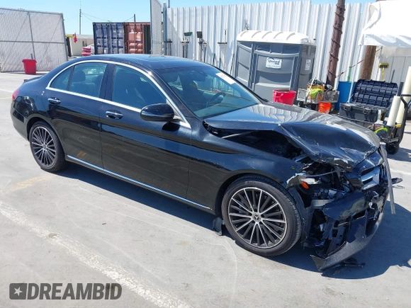 2021 Mercedes-Benz C 300 z VIN W1KWF8DB6MR614108, wystawiony jako IAAI lot #42227025 z przebiegiem 44 481 mil mil oraz . Historia ofert i sprzedaży dostępna na DreamBid. Obrazek 1.