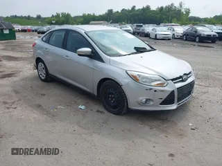 2012 Ford Focus SE с VIN 1FAHP3F28CL412572, выставлен на аукционе IAAI как лот 42454391 с пробегом 166 272 миль миль и . История ставок и продаж доступна на DreamBid. Изображение 1.