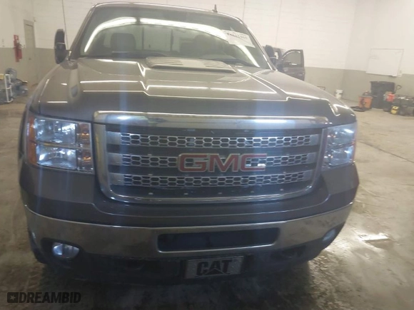2013 GMC Sierra 2500HD SLE with VIN 1GT220C83DZ251178, listed as a IAAI auction lot 41342465 with 138,134 mi miles. Bid and sale history available at carsss.com. Image 12.