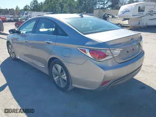 2013 Hyundai Sonata Hybrid Limited with VIN KMHEC4A48DA092427, listed as a IAAI auction lot 41672521 with 127,473 mi miles. Bid and sale history available at carsss.com. Image 3.