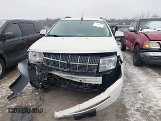 2008 Lincoln MKX with VIN 2LMDU68C28BJ17144, listed as a IAAI auction lot 41532813 with 118,135 mi miles. Bid and sale history available at carsss.com. Image 12.