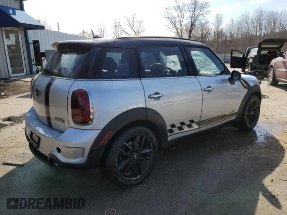 2011 MINI Countryman S with VIN WMWZC5C56BWL53116, listed as a Copart auction lot 47402255 with 171,320 mi miles and Non Repairable. Bid and sale history available at DreamBid. Image 3.
