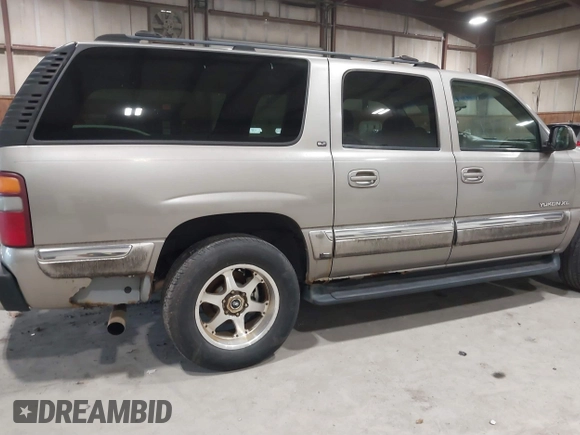 2001 GMC Yukon XL SLE with VIN 1GKFK16T11J220078, listed as a IAAI auction lot 41814254 with 221,210 mi miles. Bid and sale history available at carsss.com. Image 14.