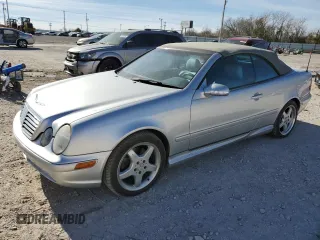 2002 Mercedes-Benz CLK with VIN WDBLK70G62T112766, listed as a Copart auction lot 82654204 with 131,539 mi miles and Salvage Title. Bid and sale history available at carsss.com. Image 1.