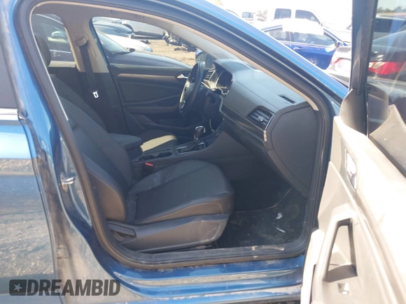 2019 Volkswagen Jetta SEL z VIN 3VWE57BU5KM163658, wystawiony jako IAAI lot #41488007 z przebiegiem 56 026 mil mil oraz . Historia ofert i sprzedaży dostępna na DreamBid. Obrazek 5.