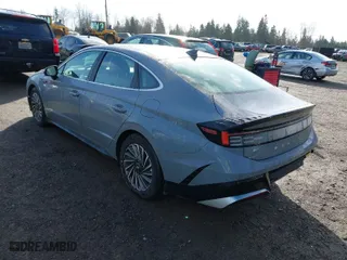 2025 Hyundai Sonata Hybrid Limited with VIN KMHL54JJ6SA105776, listed as a IAAI auction lot 41707662 with 1,428 mi miles. Bid and sale history available at carsss.com. Image 3.