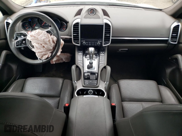 2018 Porsche Cayenne z VIN WP1AA2A24JKA00987, wystawiony jako Copart lot #70476212 z przebiegiem 75 822 mil mil oraz . Historia ofert i sprzedaży dostępna na DreamBid. Obrazek 8.